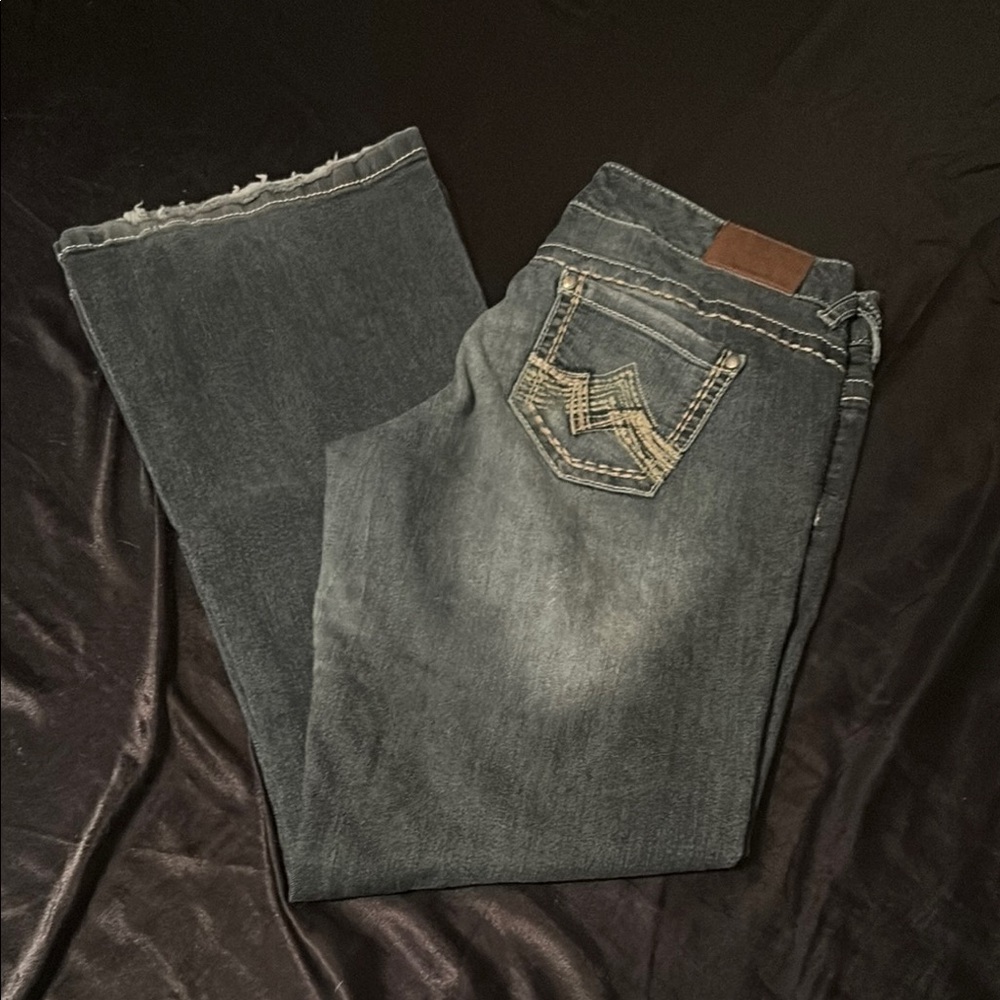 Chic Distressed Denim Jeans